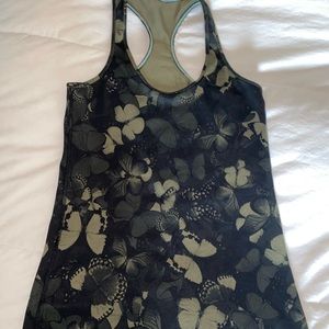 Cute, like new lululemon workout tank!